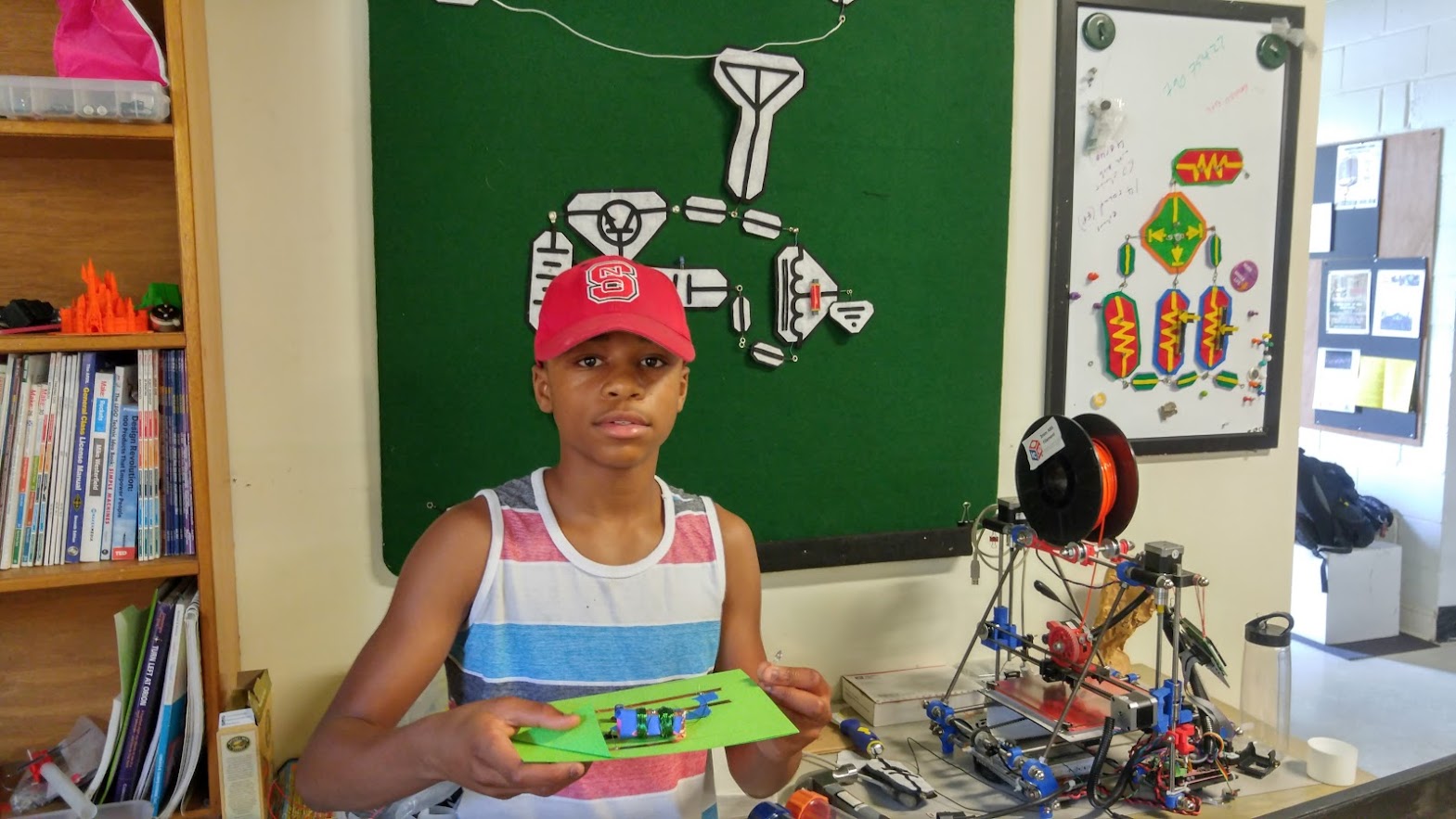 Working radio built on paper